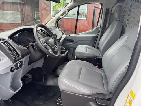 Used 2018 Ford Transit 250 image 7