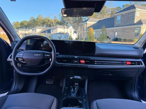 Used 2025 Kia K4 LXS image 7