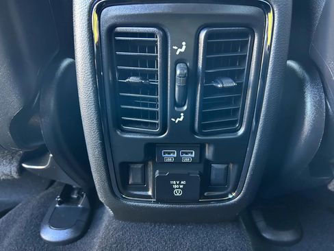 Used 2019 Jeep Grand Cherokee Limited image 35