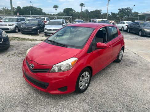 Used 2013 Toyota Yaris 4-Door Hatchback FWD image 1
