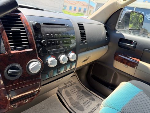 Used 2011 Toyota Tundra 4x4 CrewMax image 14