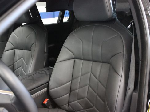 Used 2024 BMW i7 xDrive60 AWD/4WD image 44