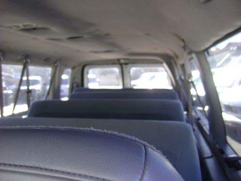 Used 2002 Ford E-350 and Econoline 350 XL image 13