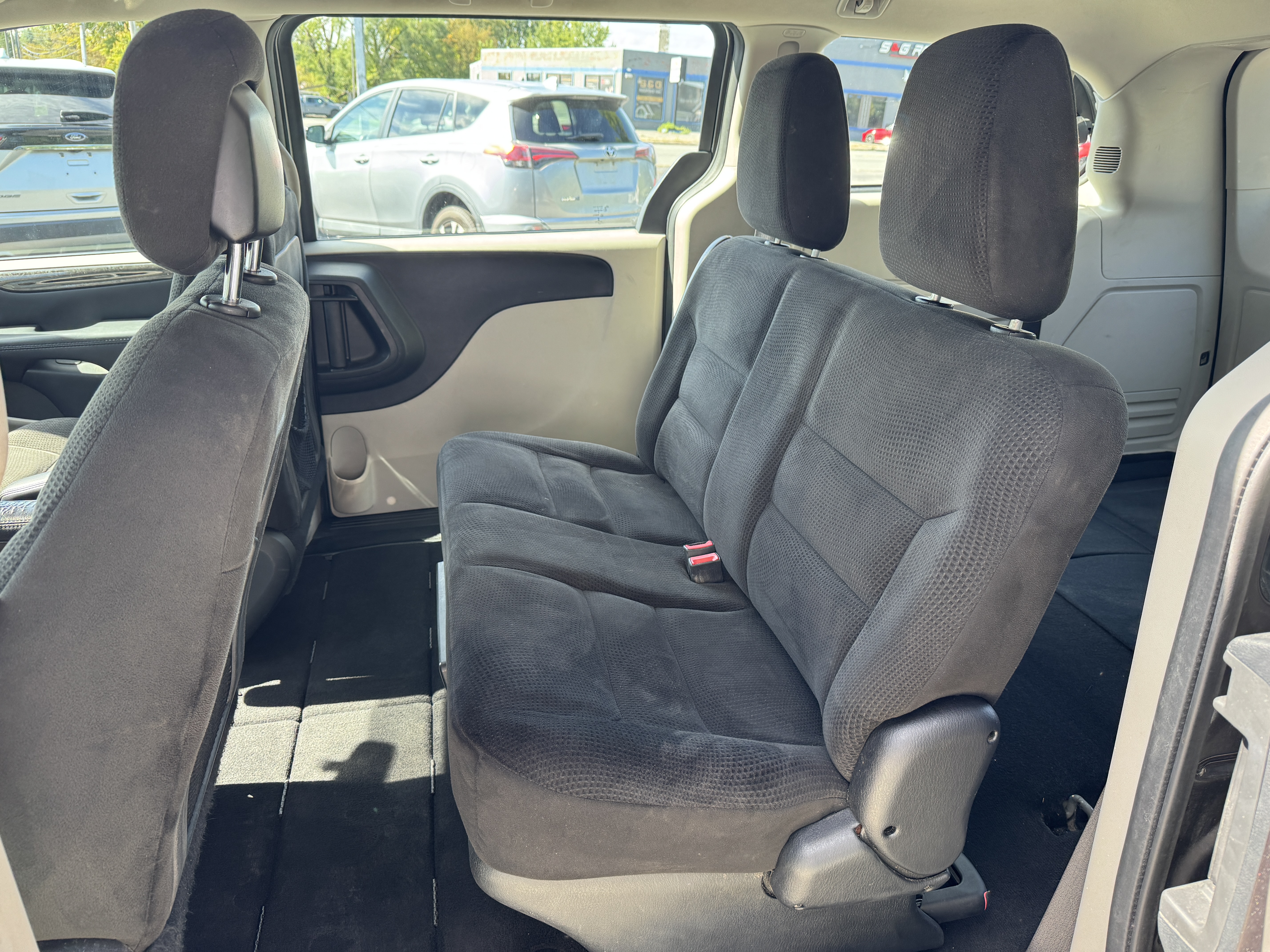 Used 2016 Dodge Grand Caravan American Value Package FWD image 10