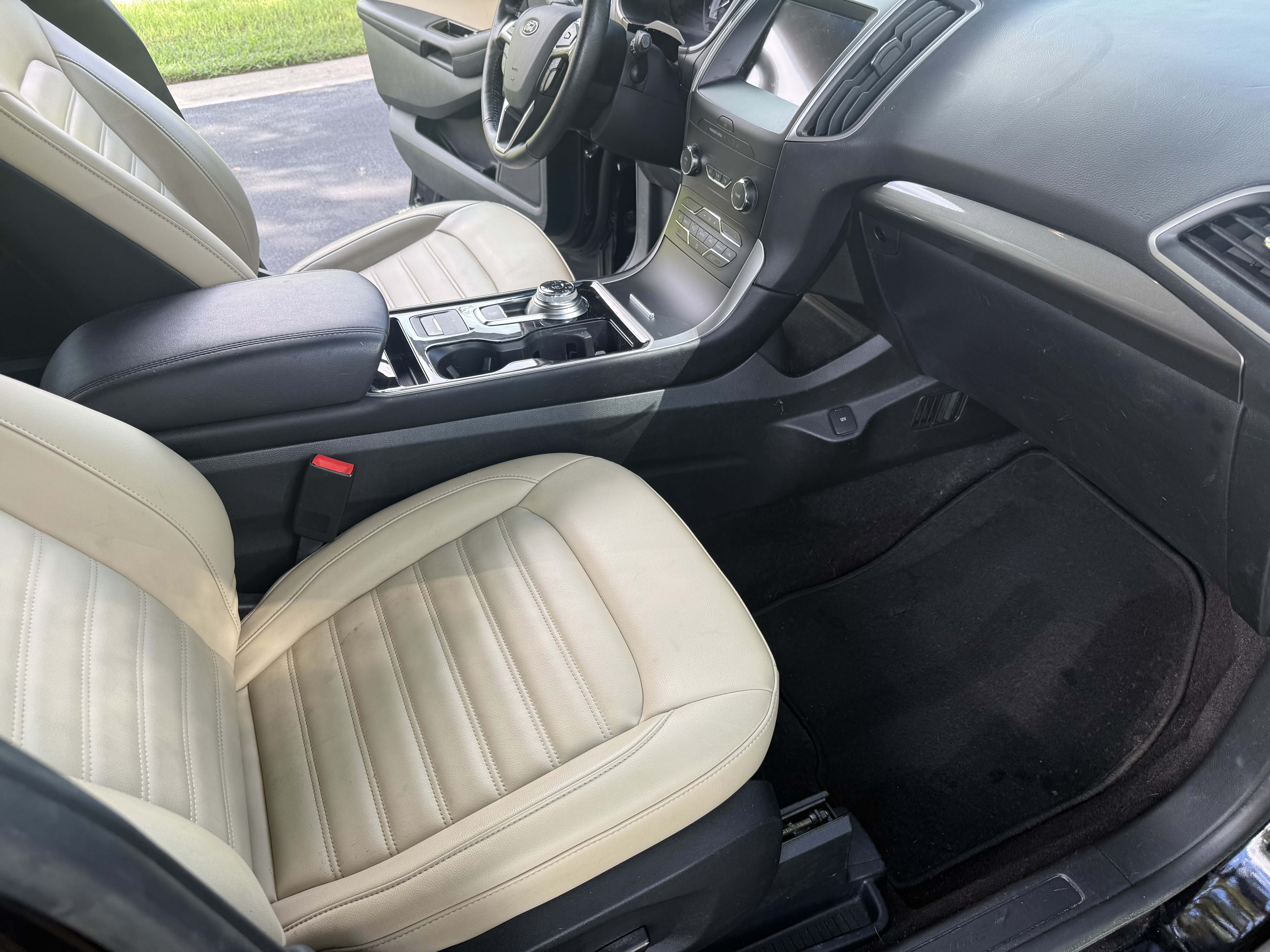 Used 2019 Ford Edge FWD SEL image 7