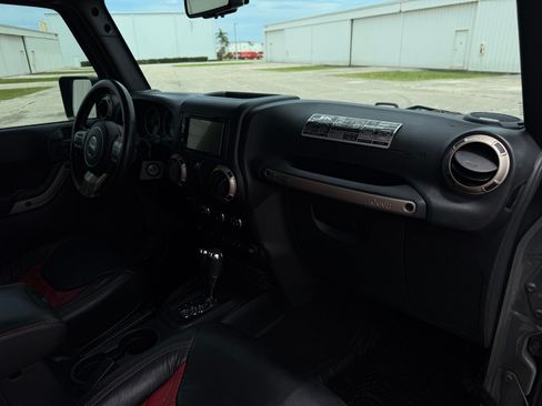 Used 2016 Jeep Wrangler 75th Anniversary AWD/4WD image 73