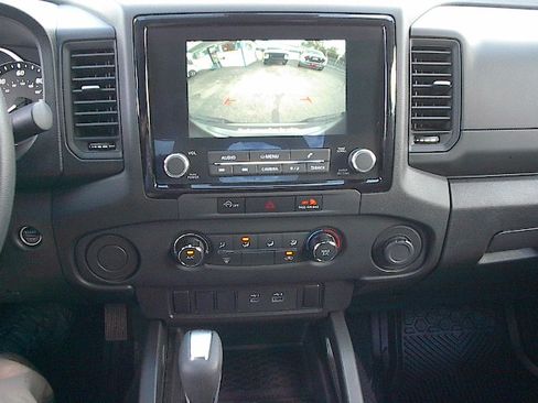 Used 2024 Nissan Frontier S image 16