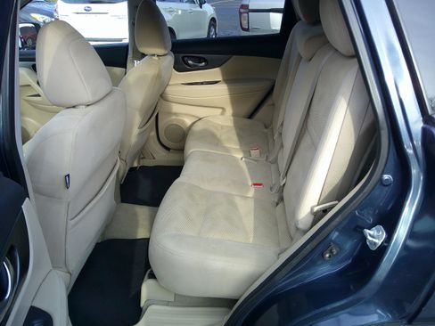 Used 2015 Nissan Rogue SV image 11