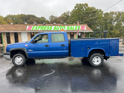 Used 2004 Chevrolet Silverado 3500 W/T image 4