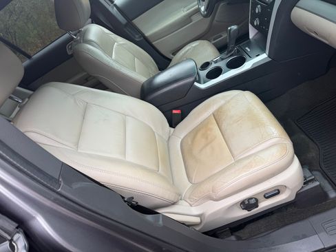 Used 2014 Ford Explorer XLT image 17