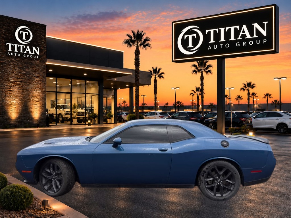 Used 2022 Dodge Challenger R/T RWD image 9