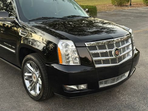 Used 2014 Cadillac Escalade ESV Platinum image 69