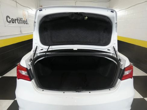 Used 2014 Chrysler 200 Touring image 10