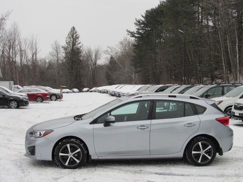 Used 2019 Subaru Impreza 2.0i Premium image 4