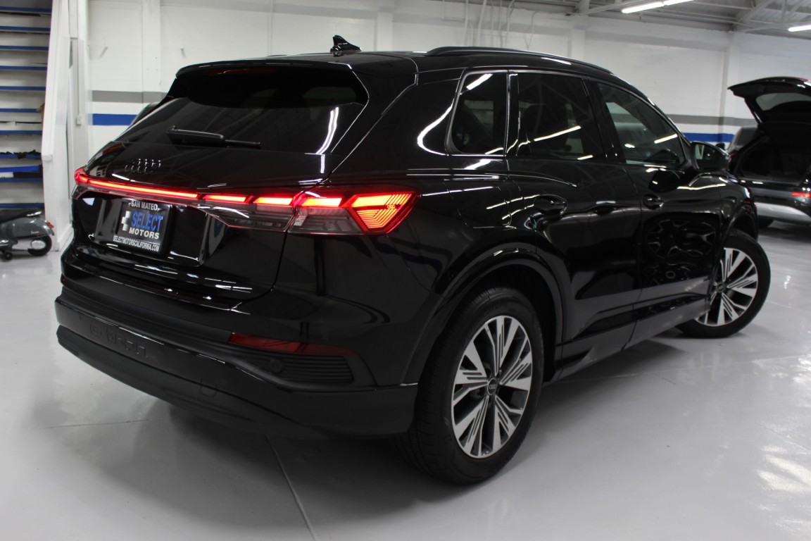Used 2025 Audi Q4 e-tron Premium RWD image 6