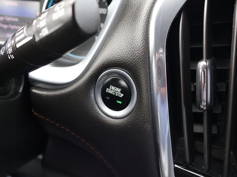 Used 2020 Chevrolet Traverse LT image 22