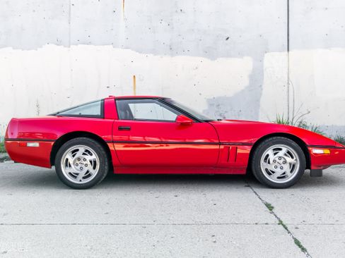 Used 1990 Chevrolet Corvette ZR-1 Coupe RWD image 8