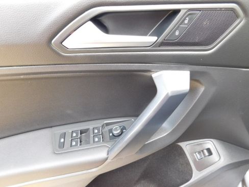 Used 2021 Volkswagen Tiguan SEL image 13