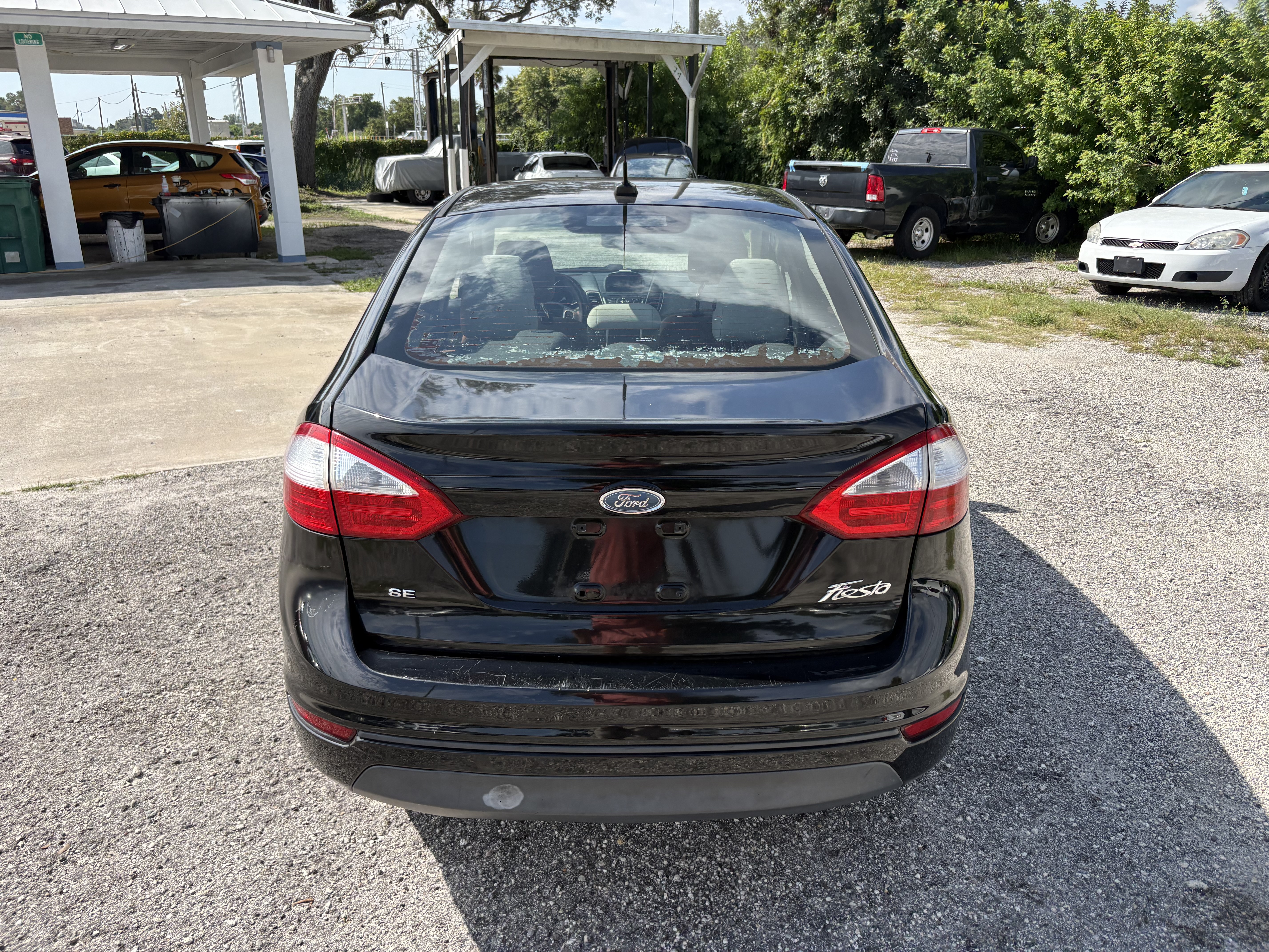 Used 2017 Ford Fiesta SE Sedan FWD image 4