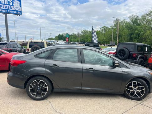 Used 2018 Ford Focus SEL FWD image 7