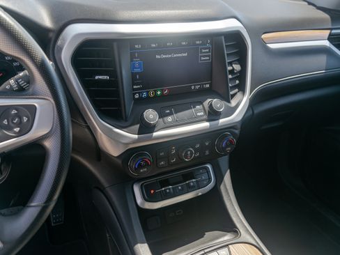 Used 2021 GMC Acadia SLE image 16