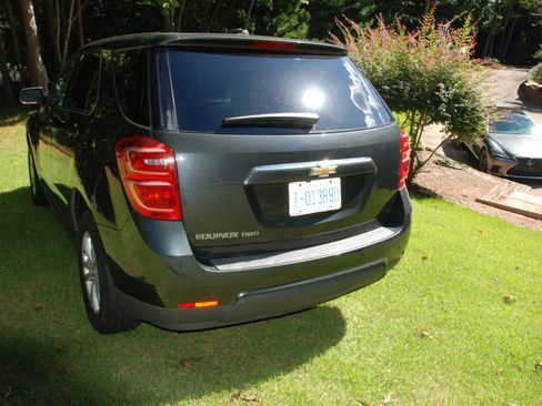 Used 2017 Chevrolet Equinox LS image 10