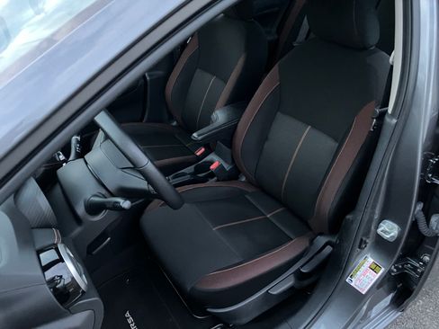 Used 2021 Nissan Versa SR image 8