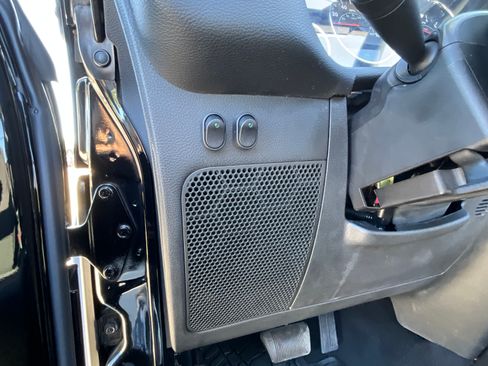 Used 2016 Jeep Wrangler Sport AWD/4WD image 10