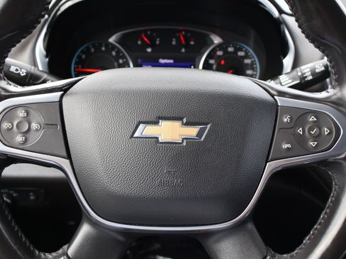 Used 2020 Chevrolet Traverse LT image 24