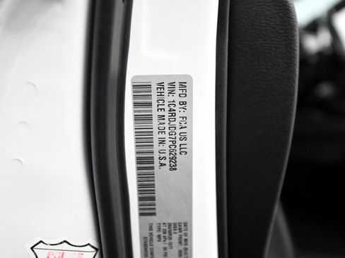 Used 2023 Dodge Durango GT image 24