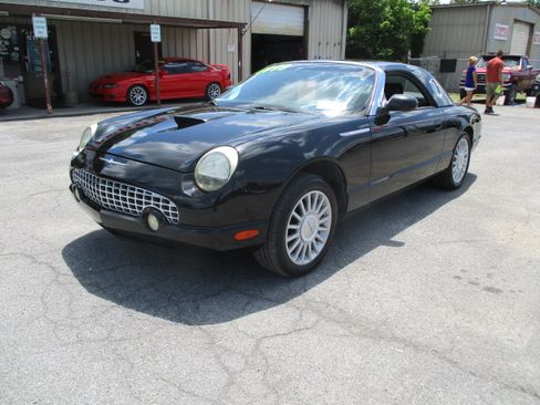 Used 2005 Ford Thunderbird 50th Anniversary RWD image 2