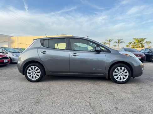 Used 2015 Nissan Leaf S image 9