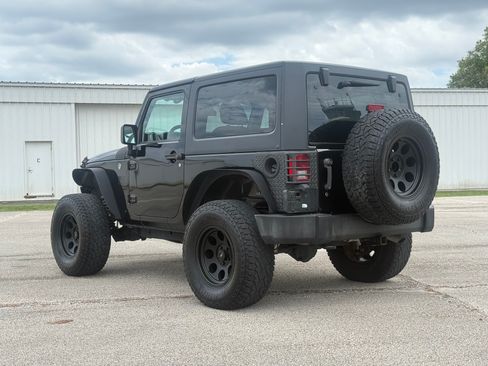 Used 2017 Jeep Wrangler Sport AWD/4WD image 3