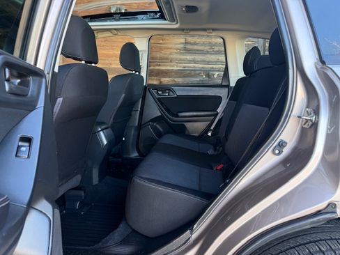 Used 2016 Subaru Forester 2.5i Premium image 18