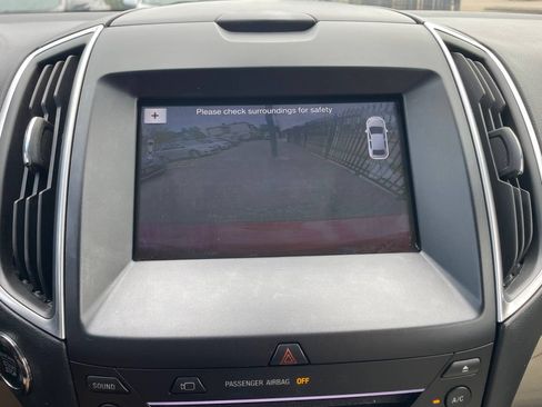 Used 2017 Ford Edge Titanium image 15