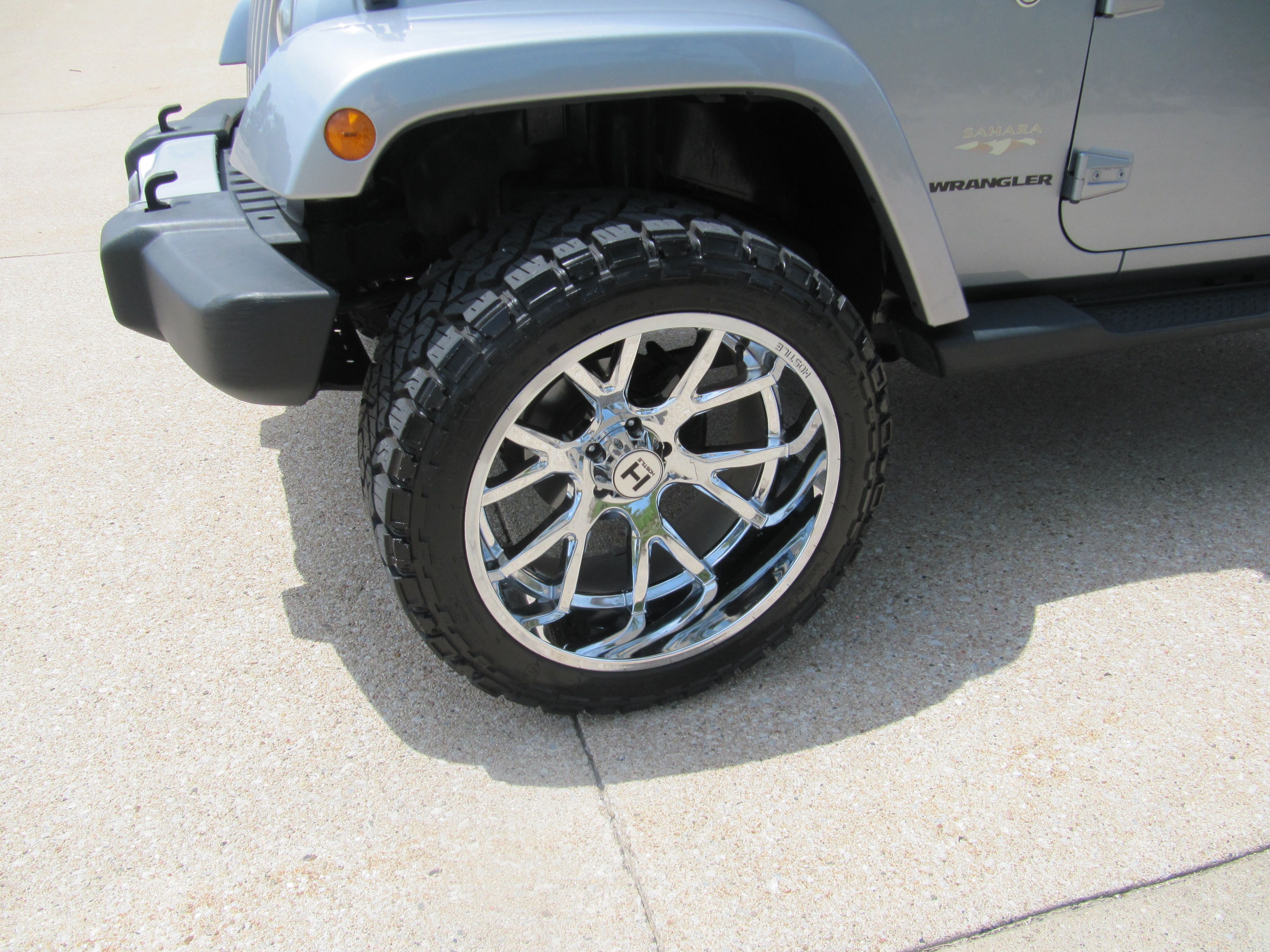 Used 2015 Jeep Wrangler 4WD Sahara image 9