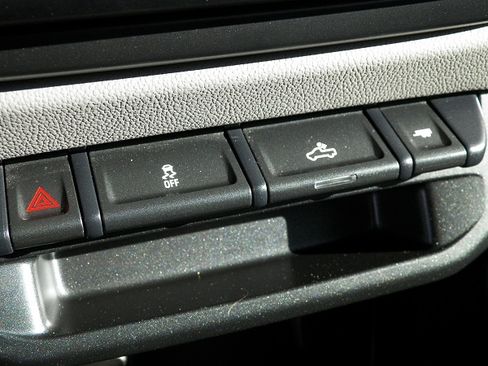 Used 2019 Chevrolet Colorado W/T image 10