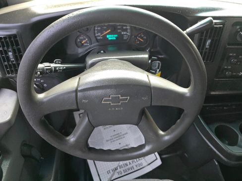 Used 2007 Chevrolet Express 3500 image 11
