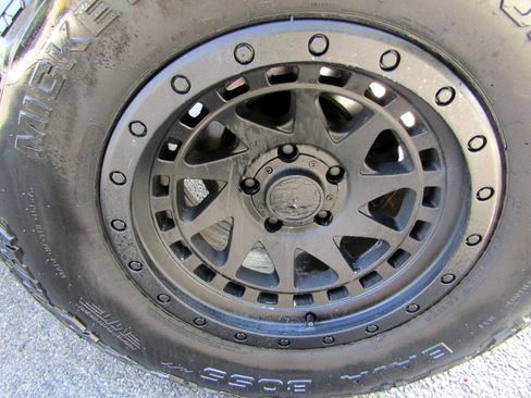 Used 2018 Jeep Wrangler JK 4WD Unlimited Sport image 12