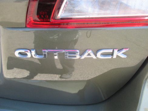 Used 2019 Subaru Outback 2.5i Premium AWD/4WD image 13