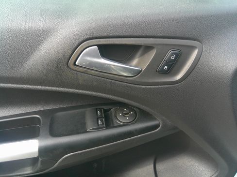 Used 2018 Ford Transit Connect XLT image 9