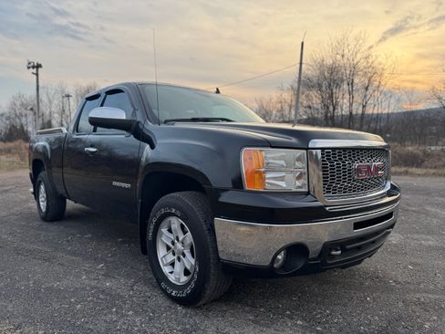 Used 2010 GMC Sierra 1500 SLE image 1