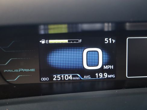 Used 2019 Toyota Prius Prime Premium image 25