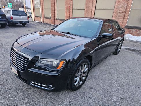 Used 2014 Chrysler 300 S image 2