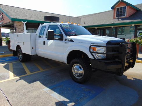 Used 2014 Ford F350 Super Duty XL image 2