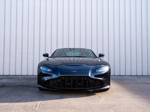Used 2022 Aston Martin V8 Vantage image 4