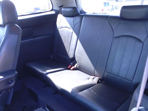 Used 2012 Buick Enclave Premium image 9