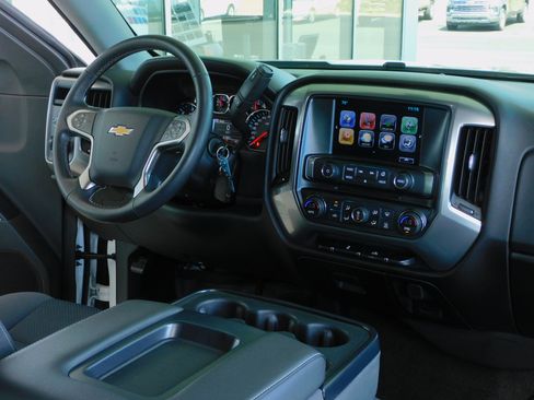 Used 2017 Chevrolet Silverado 1500 4x4 Crew Cab LT image 26