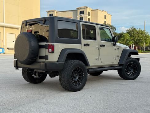 Used 2018 Jeep Wrangler Unlimited Sport S AWD/4WD image 2