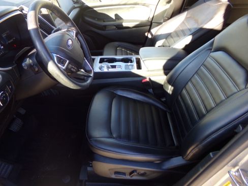 Used 2021 Ford Edge SEL image 15